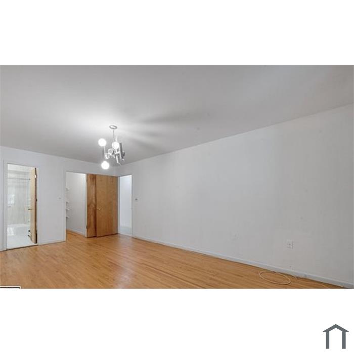 915 Avenue U